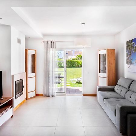 Apartamento No Condominio Baia Village Com Piscina アルブフェイラ エクステリア 写真