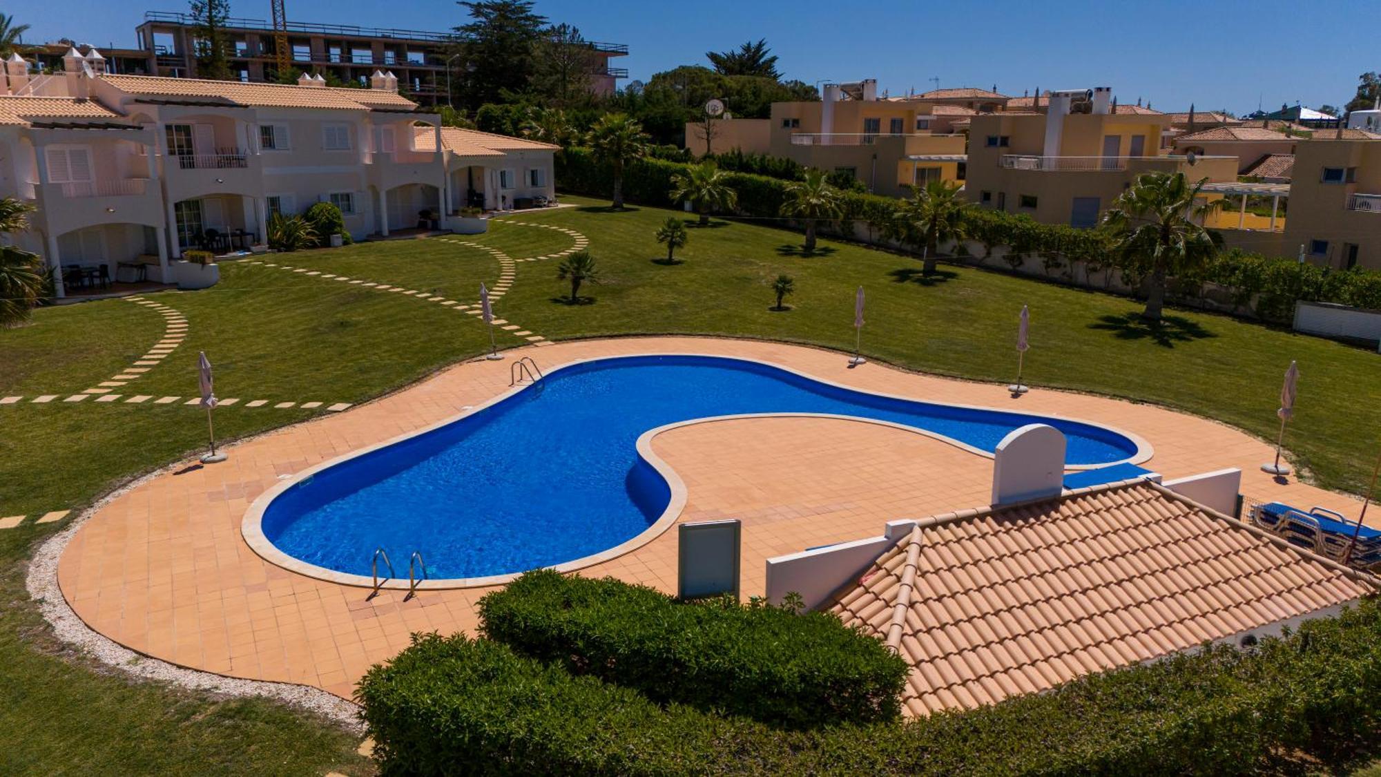 Apartamento No Condominio Baia Village Com Piscina アルブフェイラ エクステリア 写真