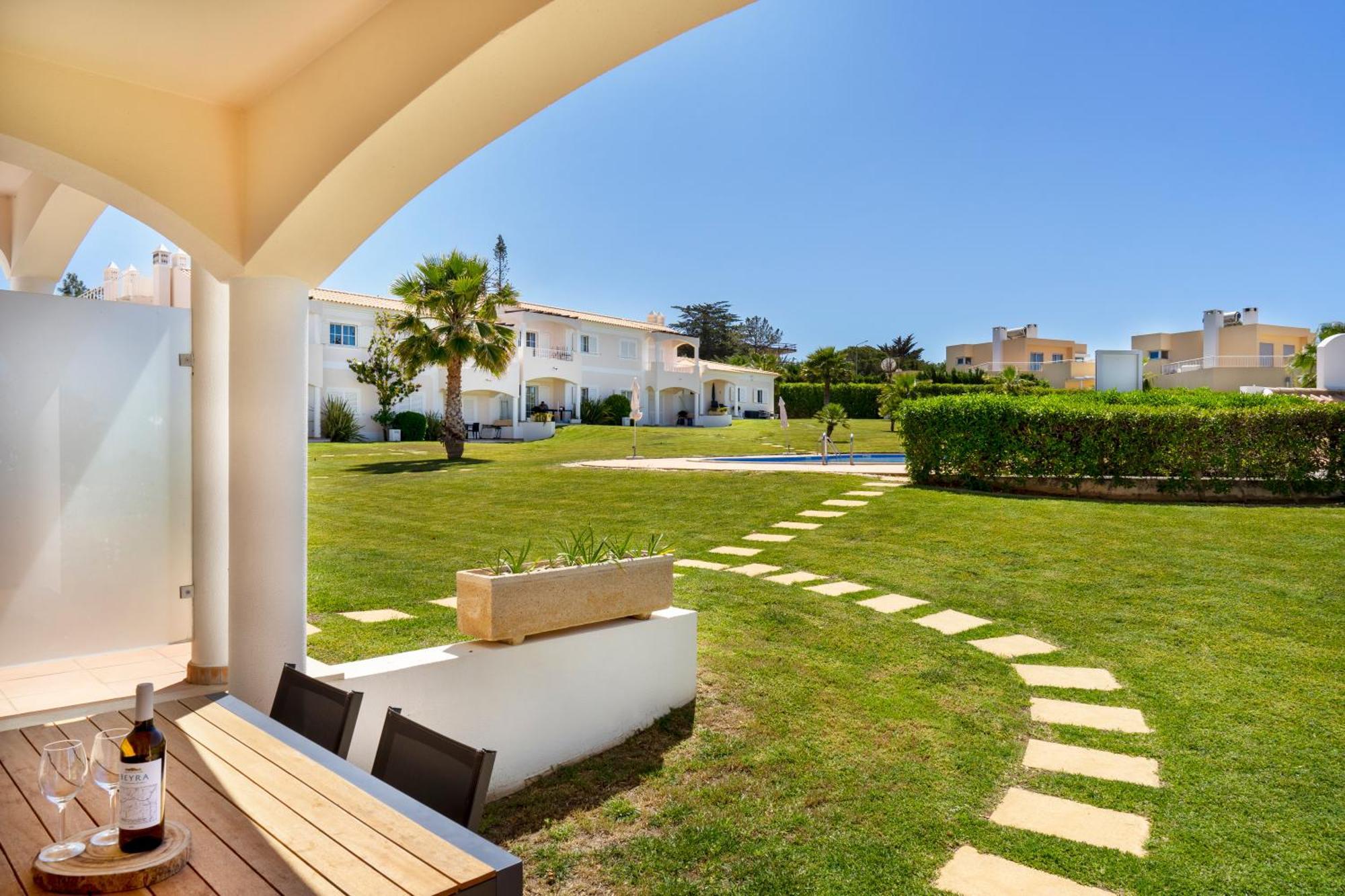 Apartamento No Condominio Baia Village Com Piscina アルブフェイラ エクステリア 写真