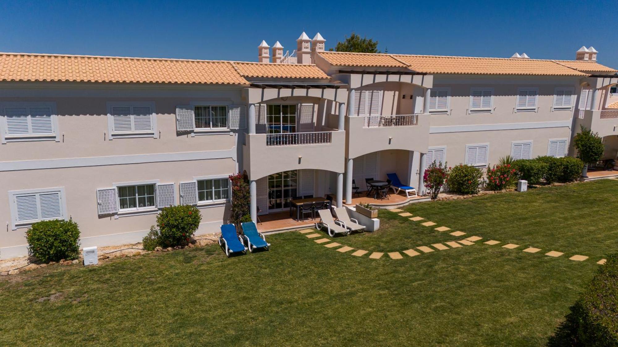 Apartamento No Condominio Baia Village Com Piscina アルブフェイラ エクステリア 写真