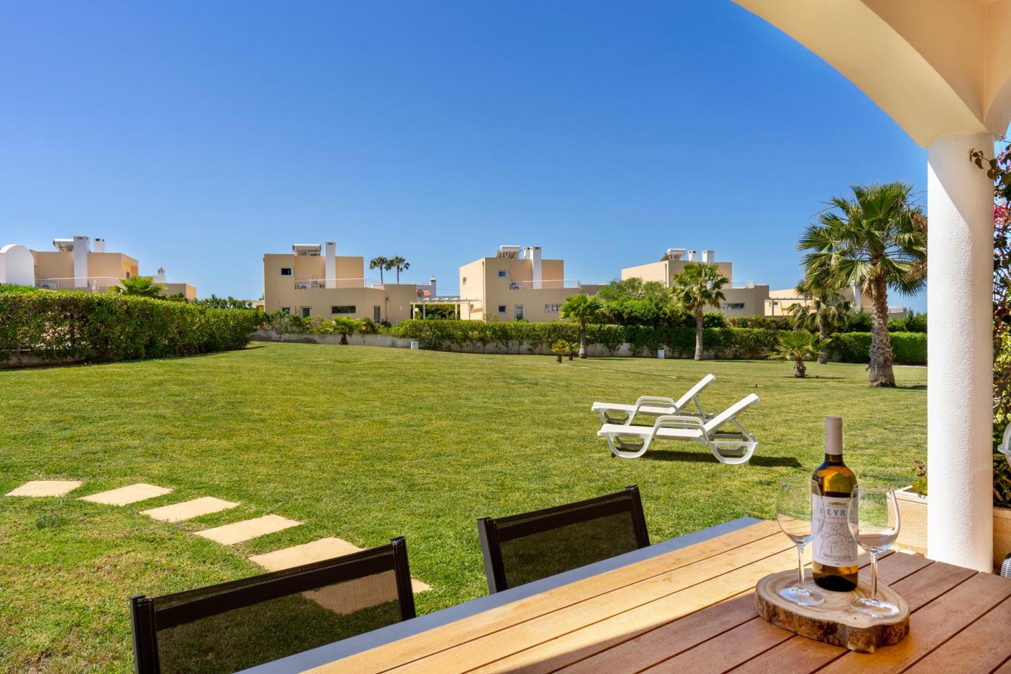 Apartamento No Condominio Baia Village Com Piscina アルブフェイラ エクステリア 写真
