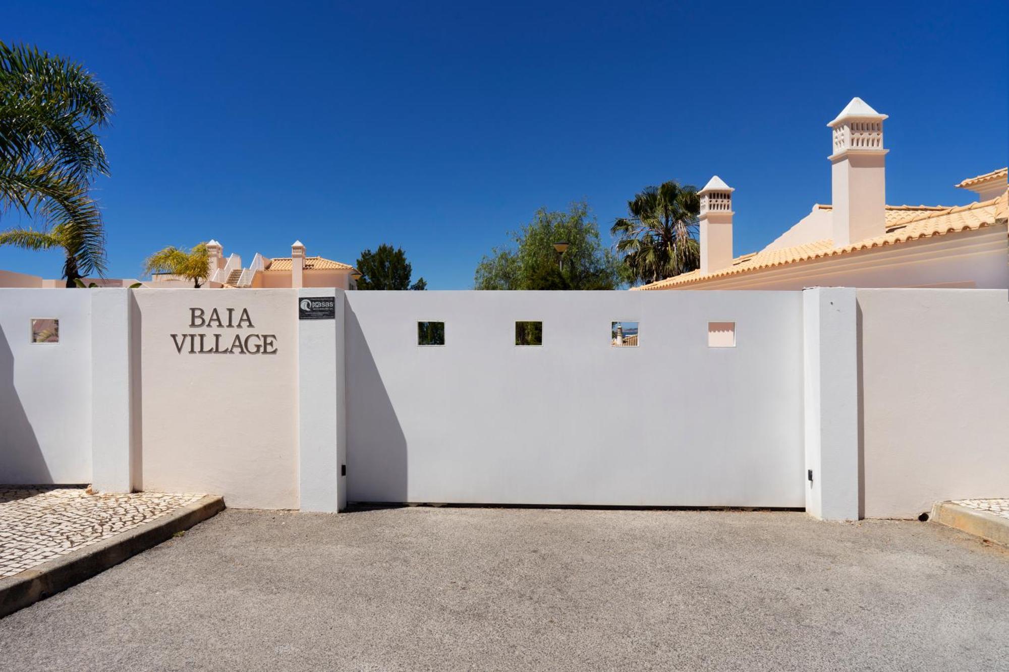 Apartamento No Condominio Baia Village Com Piscina アルブフェイラ エクステリア 写真