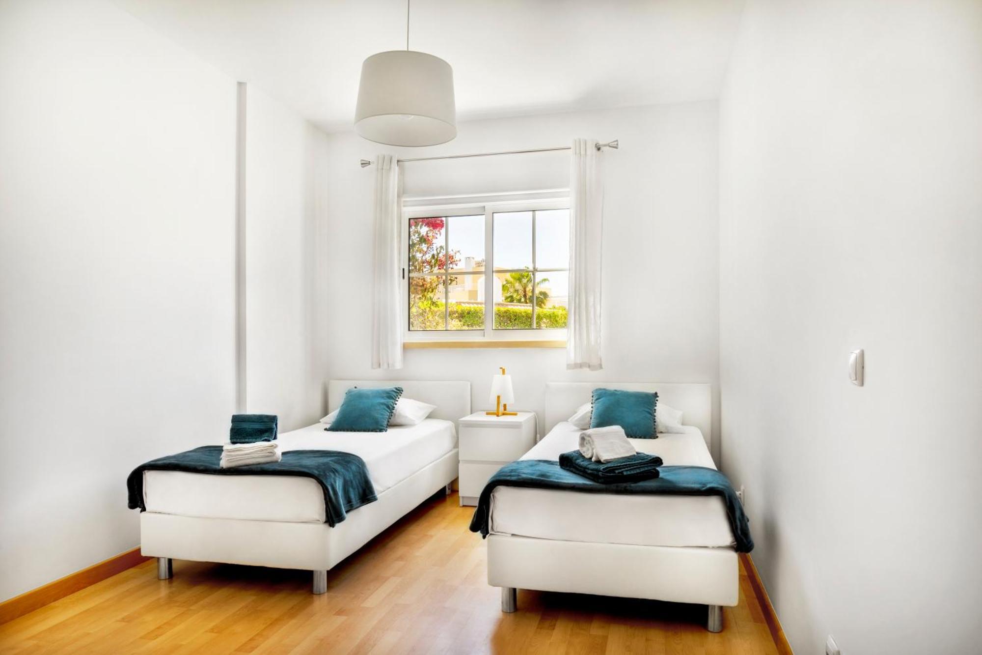 Apartamento No Condominio Baia Village Com Piscina アルブフェイラ エクステリア 写真